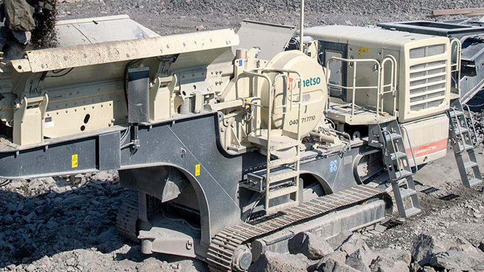 Lokotrack-laitos työmaalla. Yli 60 000 tonnin murskauksen jälkeen kokemukset LT106:sta ovat myönteisiä.