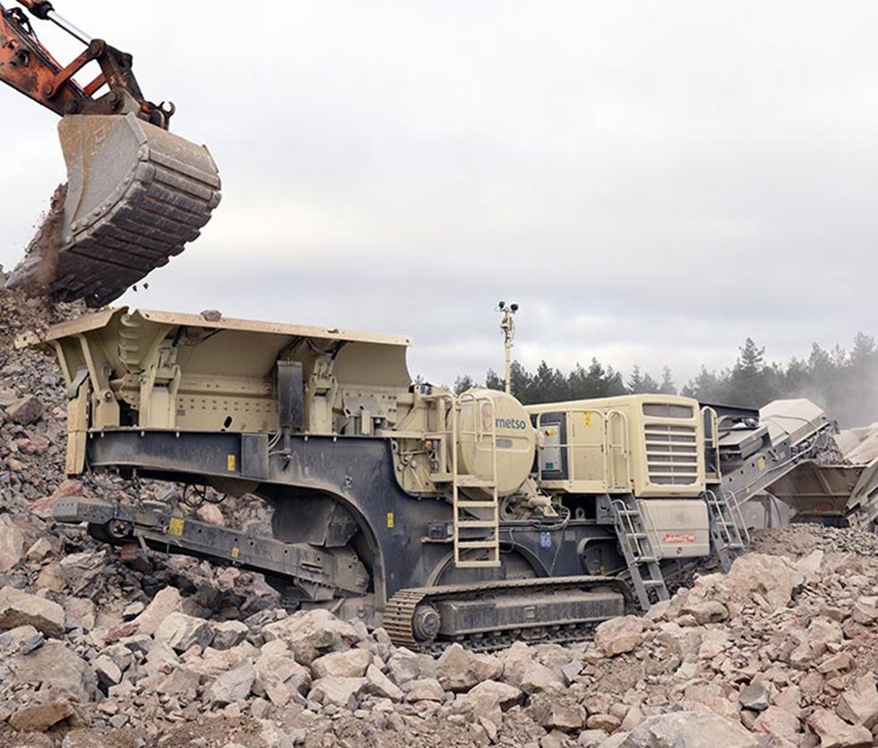 Ventoniemen Soran uusi Lokotrack LT106 -leukamurskainlaitos on osoittautunut taloudelliseksi työvälineeksi sekä polttoaineen kulutuksen että kulutusosien kestävyyden suhteen.