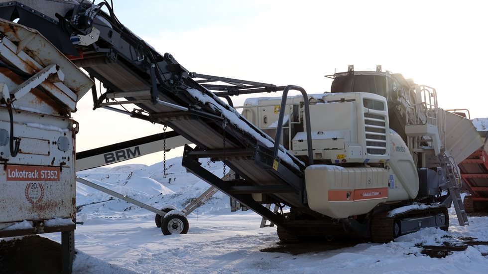 Lokotrack® LT200HP™ vid Throtturs krossanläggning. 