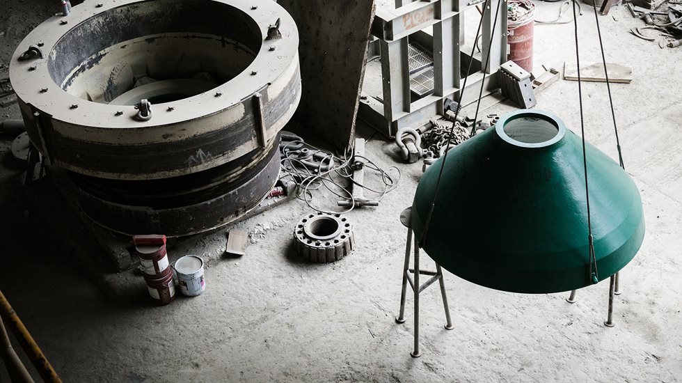 Troca de manta do britador mecanizada reduz tempo total do processo