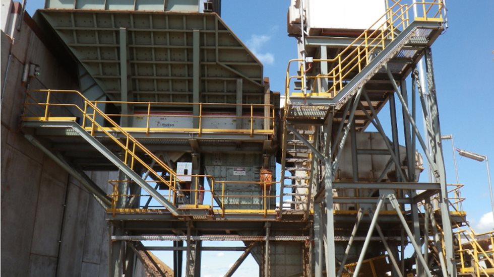 La fonction principale de l'alimentateur vibrant primaire est d'absorber les impacts