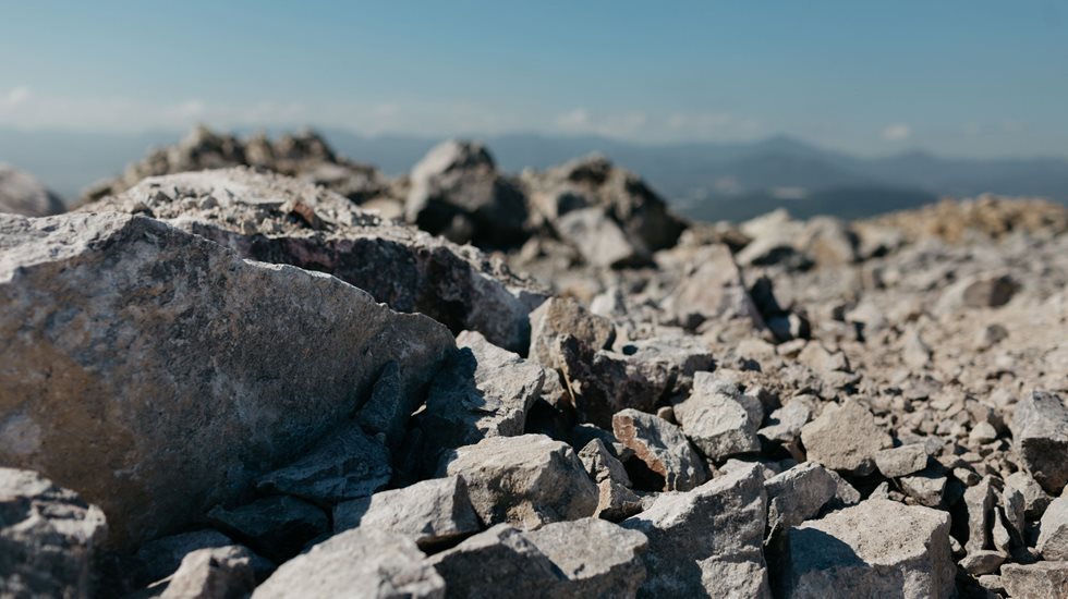 O processo de britagem de materiais problemáticos deve considerar diferentes tipos de britador.