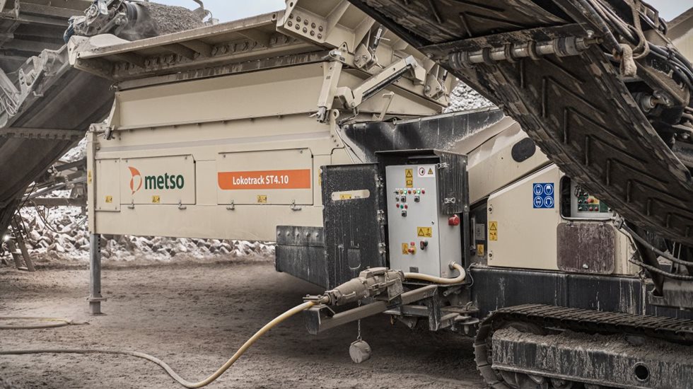 ST4.10 mobile screen with e-Power electric drive