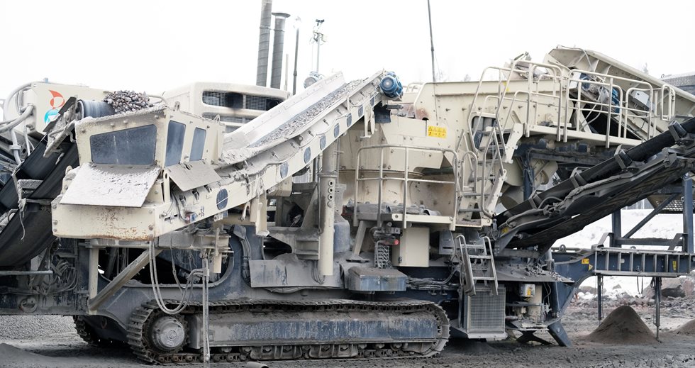 Lokotrack LT330GPSE pictured at Pärhä site.