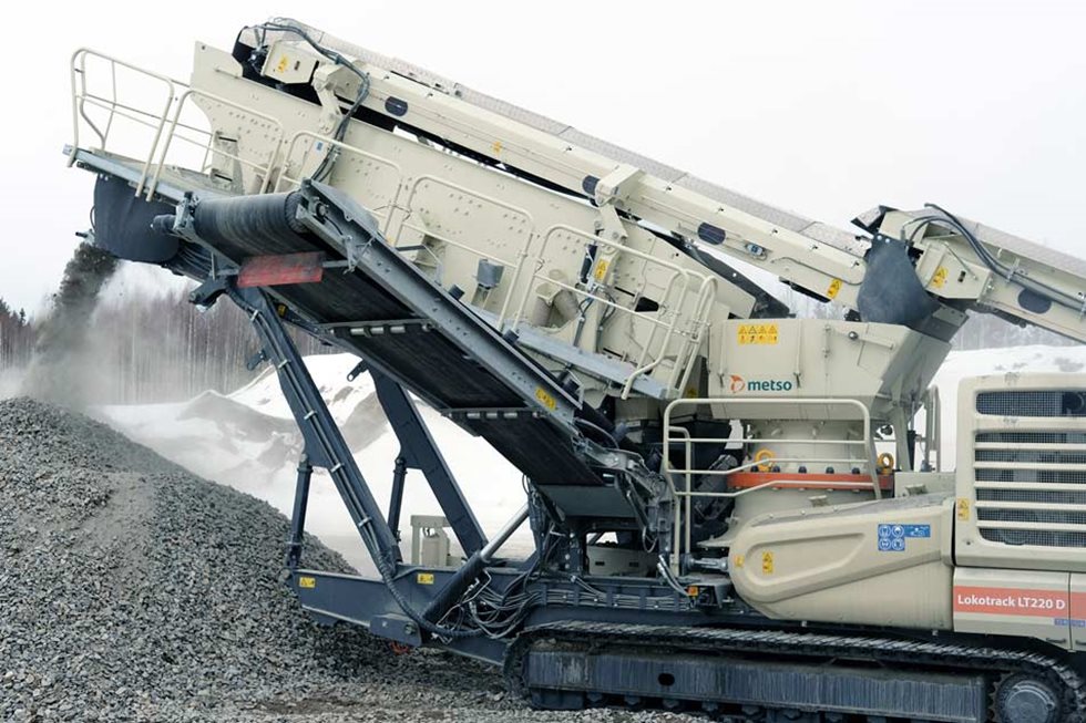 LT220D-laitos kuvattuna louhoksella.