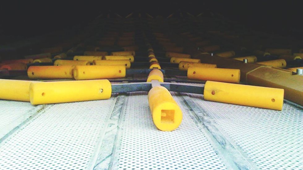 Batedores de tela melhoram peneiramento em plantas de fertilizantes