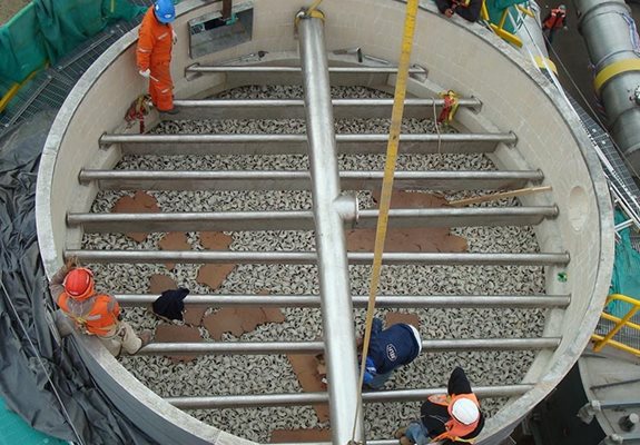 Edmeston SX® sulfuric acid pipe and trough distributors are Tailor-made and maintenance-free.