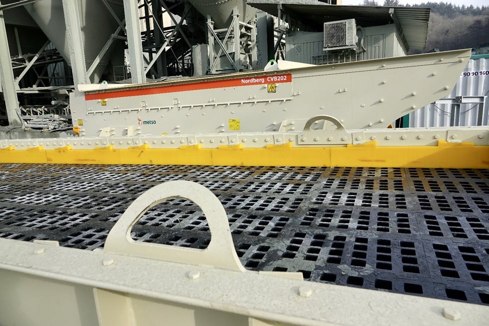 Closeup of rubber screen lining installed in a screen.