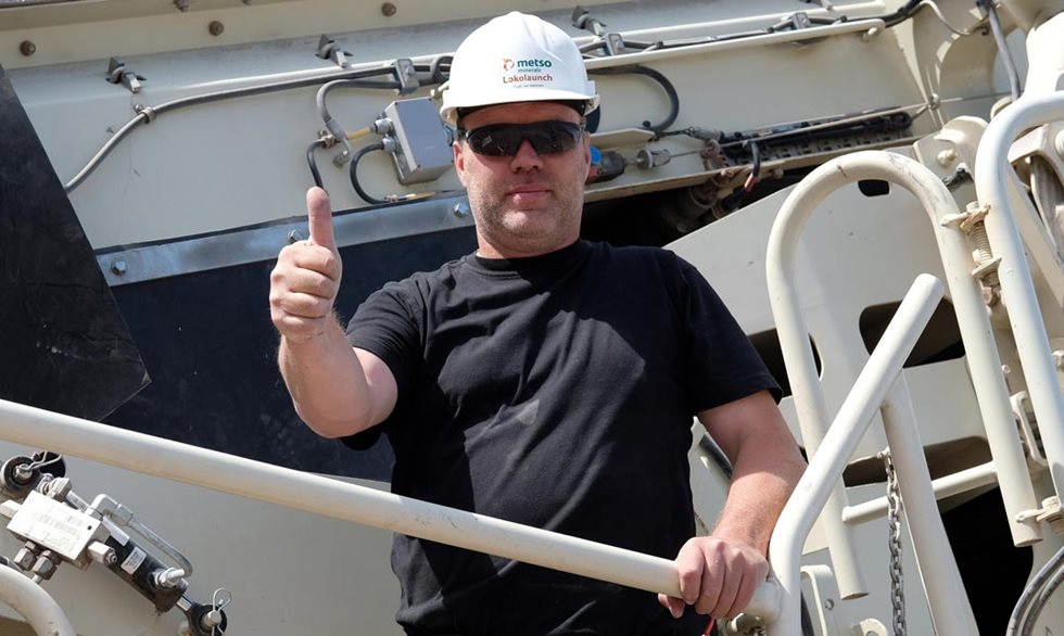 Geschäftsführer Karl-Werner Bierbrauer ist zufrieden über die 25-30 % geringeren Transportkosten im Steinbruch aufgrund der Umstellung von stationärer auf mobiler Aufbereitung.