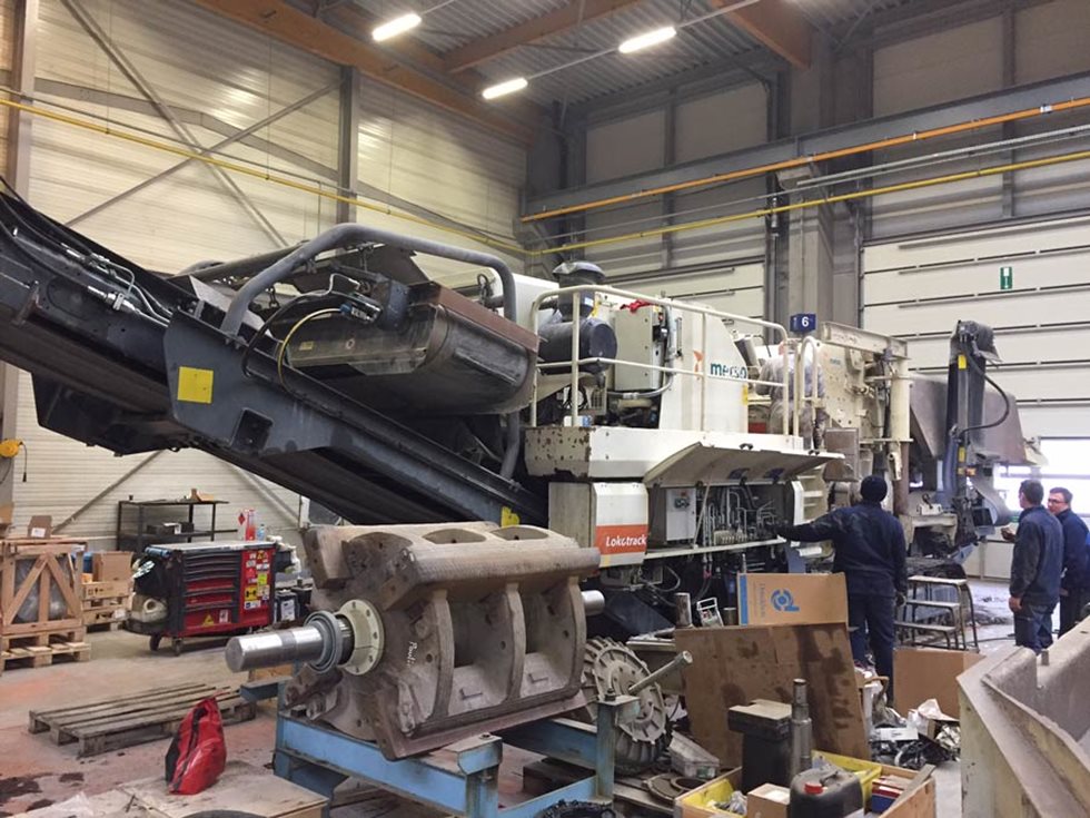  Les roulements, les abrasions, les flexibles hydrauliques et les composants de sécurité ont été systématiquement remplacés