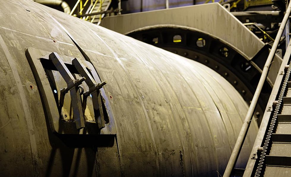 Jo keski-ikäinen, Svedalan valmistama jauhinmylly sai pinnoituksella runsaasti lisää käyttöikää.