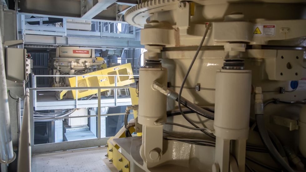 Concasseurs à cône HP3 et HP4 photographiés sur le site.