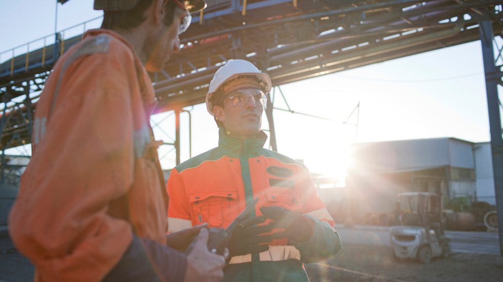 Veja por que a correta gestão de pessoas no chão de fábrica é relevante para motivar, orientar e desenvolver o potencial dos operários e ter melhor desempenho!