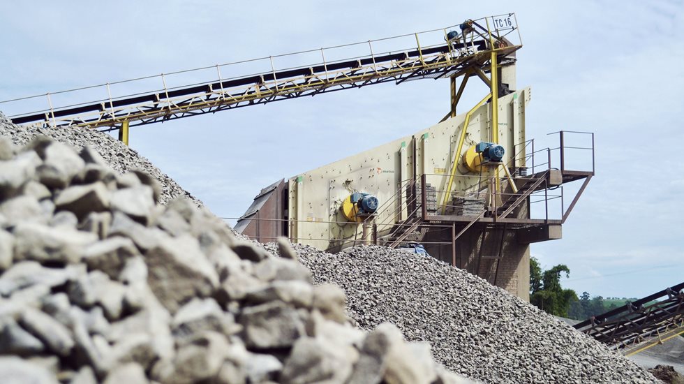 Peneira Metso em uma planta de agregados