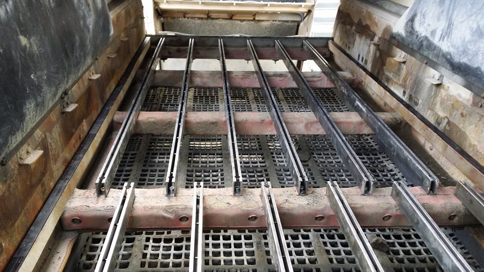 Durante el mantenimiento y el recambio de los paneles de clasificación modulares, también es importante revisar el estado del perfil de soporte.