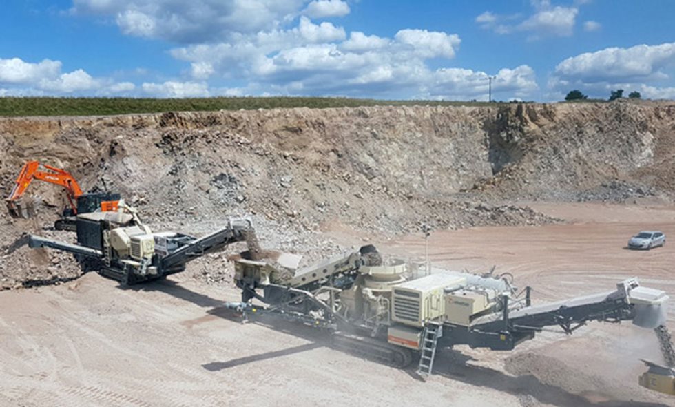 der Kegelbrecher LT300HP auf dem Gelände der VE-Log GmbH 