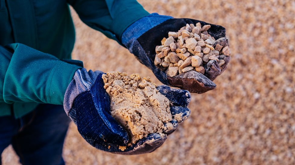 Areia de brita é a nova tendência na construção civil