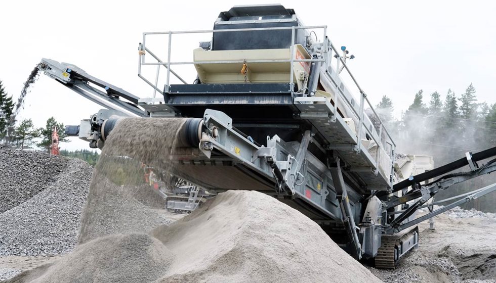 Tarkasta seulontatuloksesta vastasi kahdella seulatasolla varustettu  Lokotrack® ST3.8™ -mobiiliseula