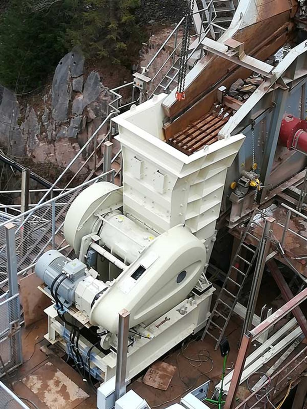 Anpassung des Aufgabebunkers an die vorhandene Vorabsiebung.