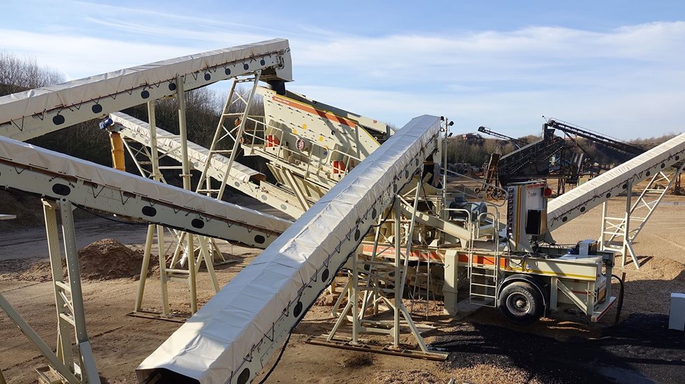 The complete plant with the new Nordwheeler and new conveyor belts