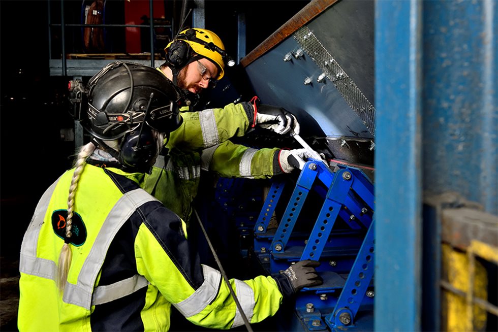 Service engineers at LKAB plant