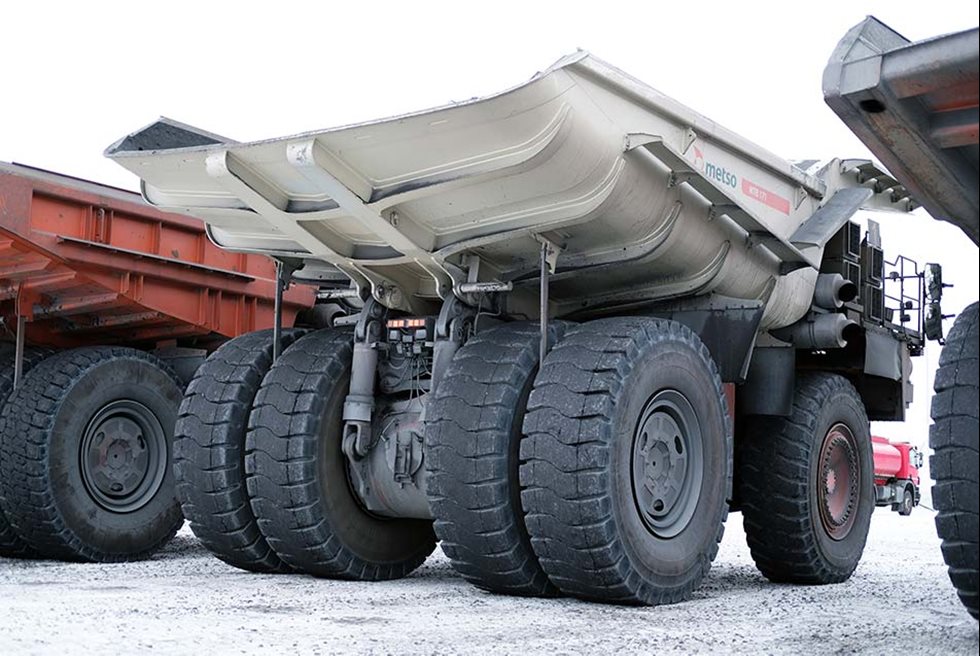 Sillä uudessa lupahakemuksessa tähdätään 18 miljoonan malmitonnin ja jopa 45 miljoonan sivukivimäärän käsittelyyn vuosittain.