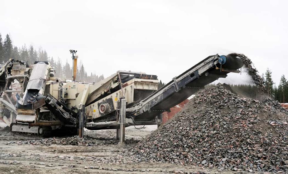 MX-Lokotrackiin sovitetaan piakkoin kaksitasoseula, joka seuloo tehokkaammin kaksivaihelaitoksen tuottamaa kiviainesmäärää.