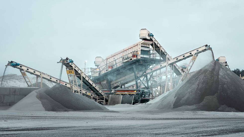 Portable NW330GPS™ Rapid is equipped with a 4-deck screen and a cone crusher in the same frame.