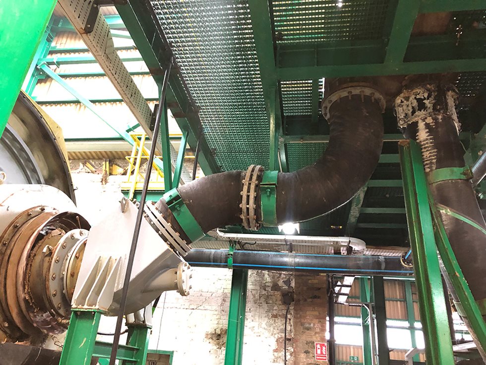 Slurry hose attached to its place at Iberpotash site.
