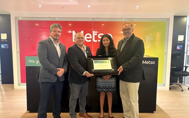 Directora general de Cambio Climático del Ministerio del Ambiente (Minam), junto a ejecutivos y líderes de distintas áreas de la compañía.