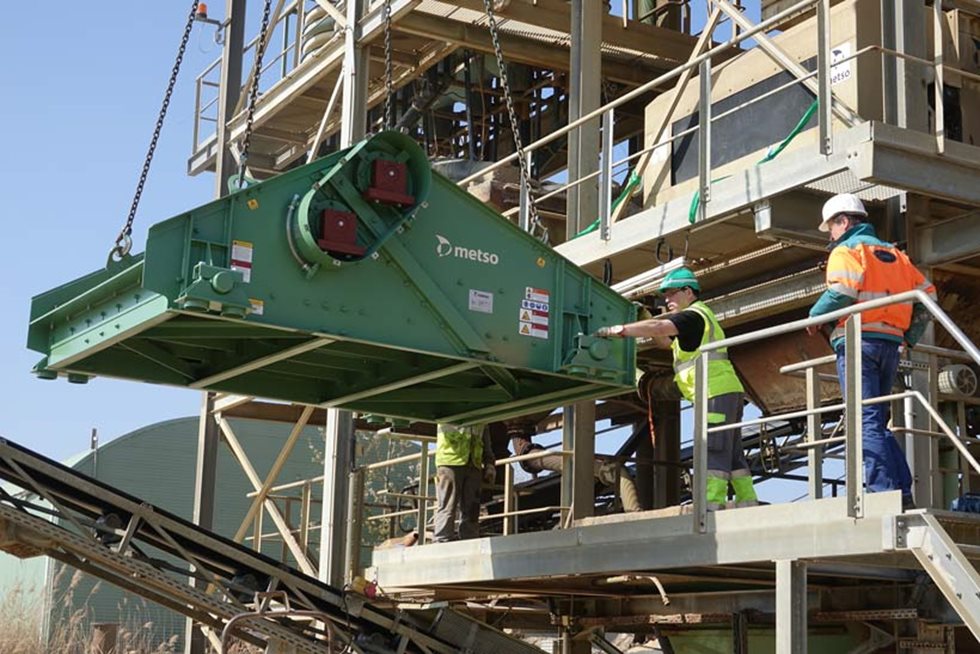 Der neue Metso Linearschwinger vom Typ H1E 3000/2000  mit zwei Unwuchtantrieben