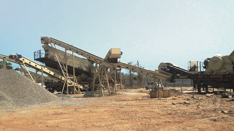 Metso NW Rapid portable plant at a site.