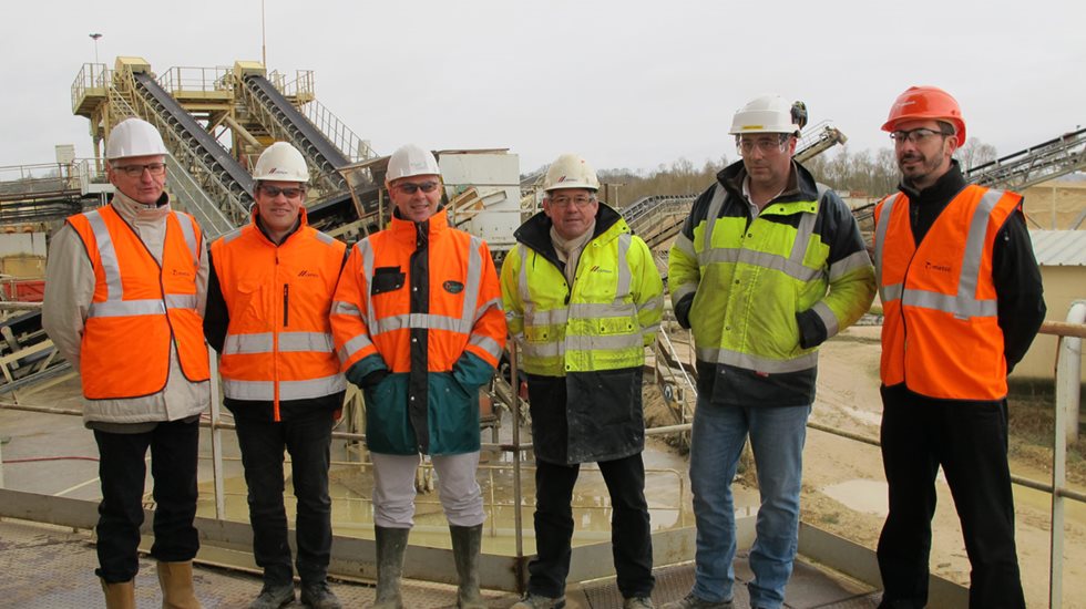 L'équipe qui a travaillé à la modernisation du circuit de broyage chez Cemex, à Bouafles