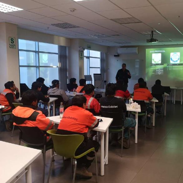 Talleres internos con equipo líder en Perú