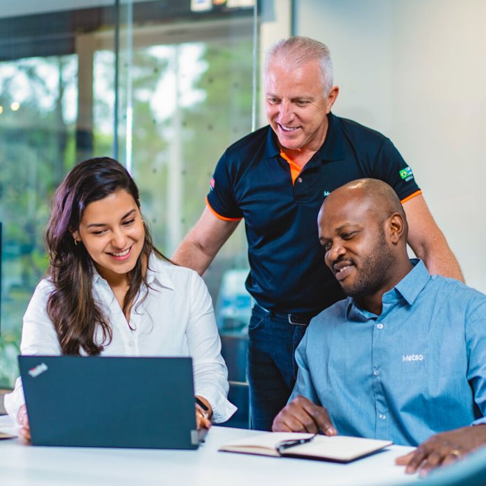 Vous êtes aux commandes de votre propre carrière. Vous serez encouragé(e) à saisir les opportunités, à participer à différents projets et à développer vos compétences.