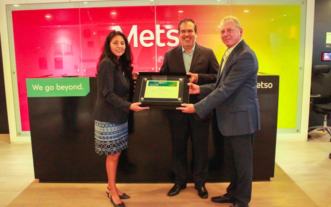 Directora general de Cambio Climático del Ministerio del Ambiente (Minam), junto a ejecutivos y líderes de distintas áreas de la compañía.