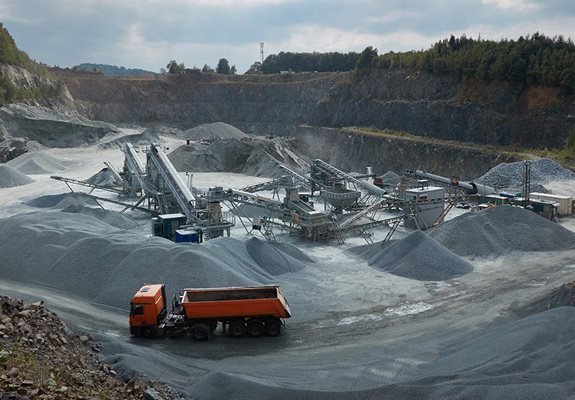 Solutions for aggregate quarries.