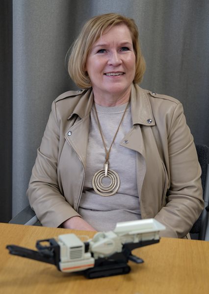 Sari Mäkitalo, a long-time contributor to Telamurska Oy in Pori, has followed the development of the Lokotrack® crusher from its very beginning.