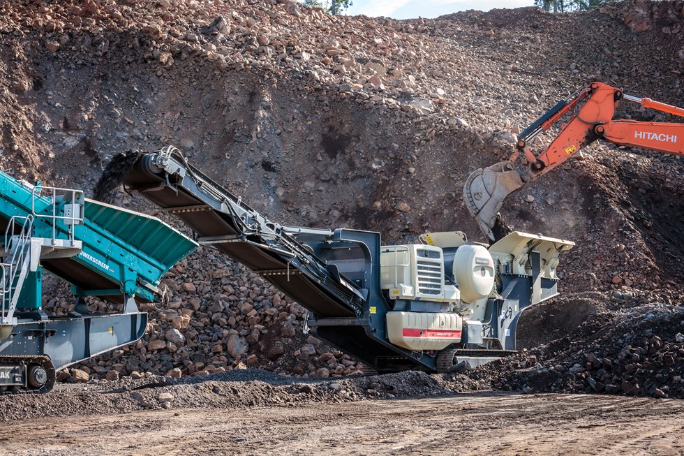 New primary crusher in full operation: the more powerful Lokotrack LT120 from Metso Outotec proves to be a flexible team player in combined processing with machines from different manufacturers.