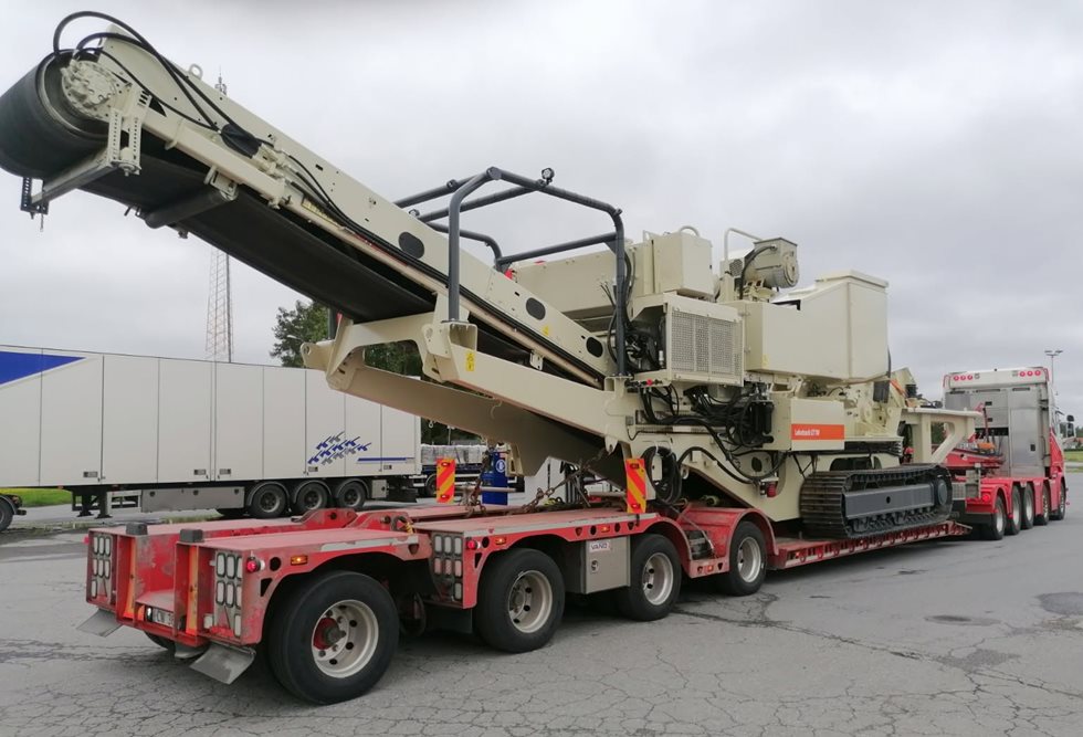 Late June 2025, the fully overhauled Lokotrack was transported by a truck back to Norway.