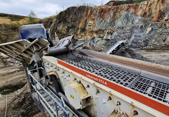 Trellex® TCO rubber screening media for Lokotrack® ST2.8™