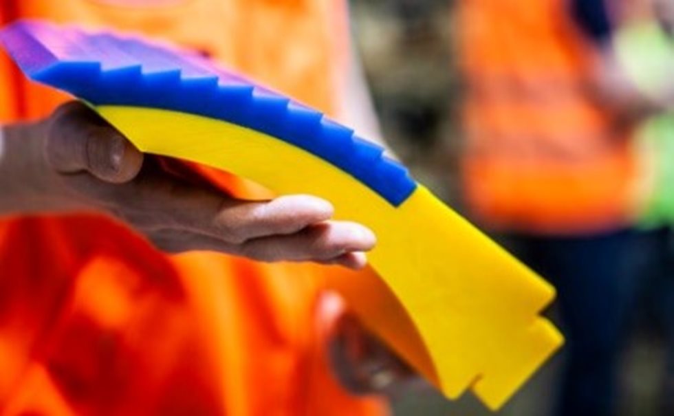 Limpiador Trellex ABC70, diseño en espátula para un correcto desgaste y con dos durezas para una mayor limpieza en la faja, cuidando su integridad. (diseño patentado por Metso Outotec)