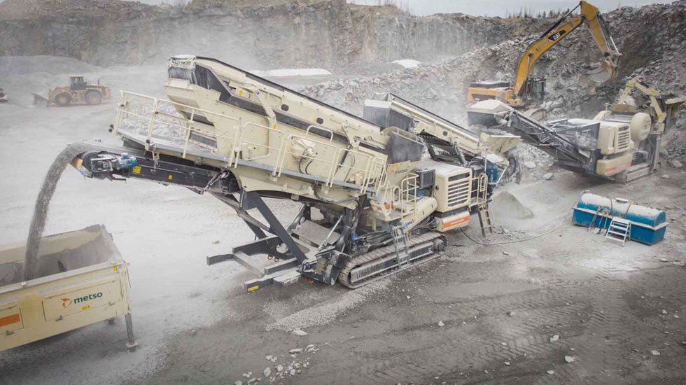 The completely mobile 'Lokotrack® train' can be easily moved.