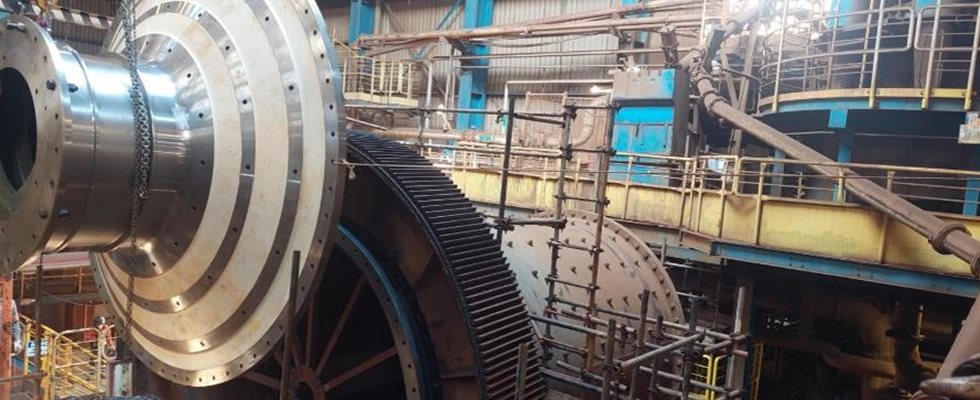 Tampa do moinho de bolas trocado pela Metso