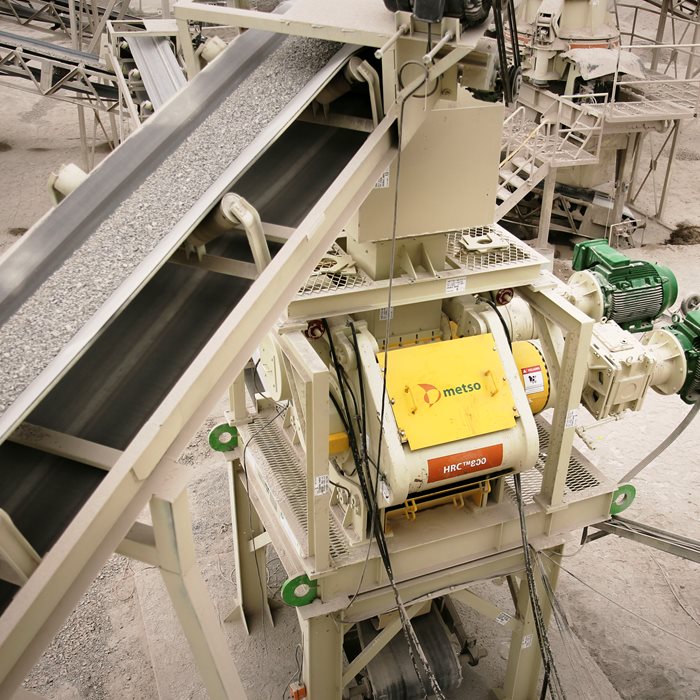 De mindre HPGR-modellerna, HRC™ 8 och HRC™ 800, är speciellt utformade för att möta behoven hos ballast- och applikationer för industrimineraler.