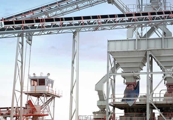 Los revestimientos antidesgaste protegen al equipo y a las piezas contra el desgaste.