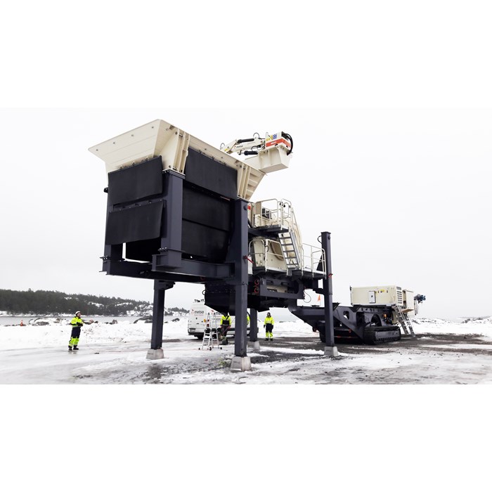 Lokotrack® LT130E™ mobile jaw crusher.