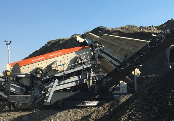 Lokotrack® ST2.8™ & ST2.8E™ mobile scalping screen 