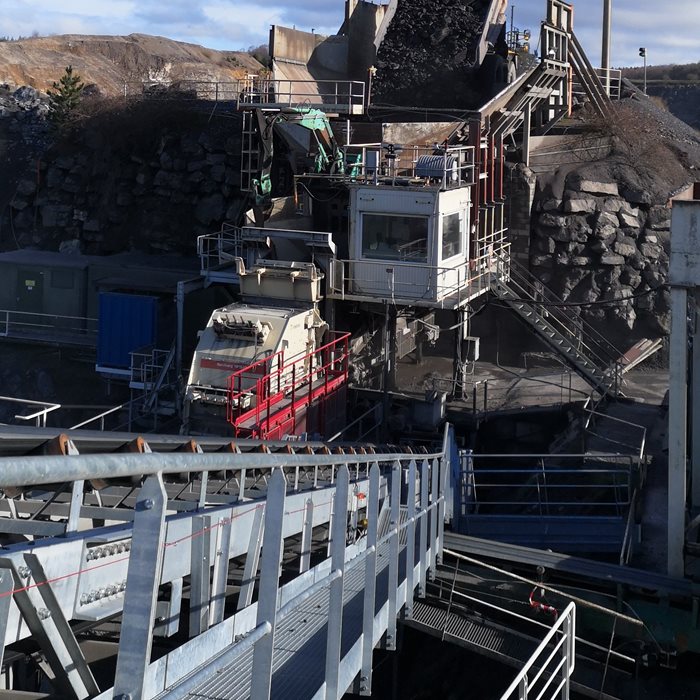 Nordberg® NP Series™ HSI crushers consist of heavy rotor, wear resistant materials, and an optimal crusher chamber design.