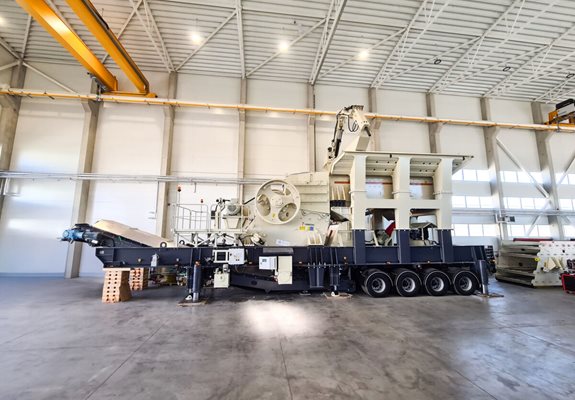 NW Series™ NW150™ portable jaw crusher